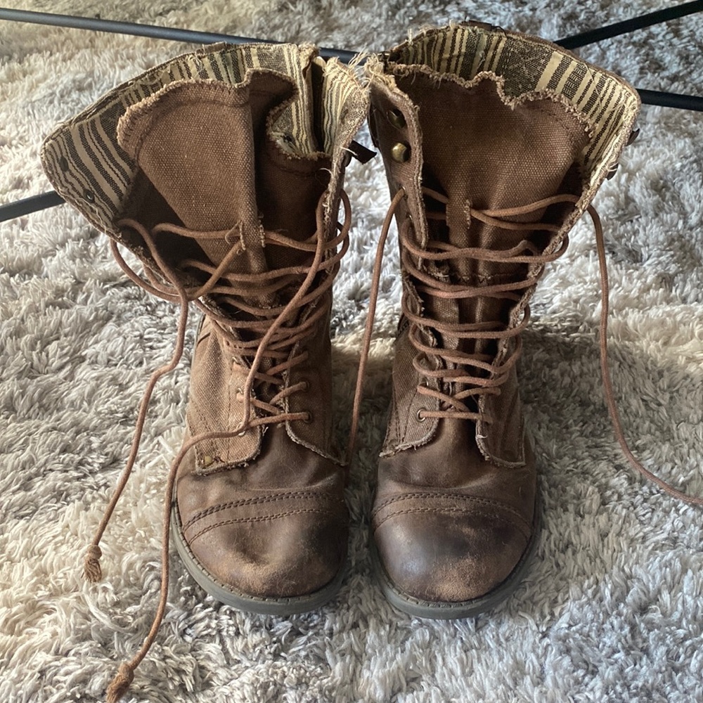 Roxy Brown Zip up Combat boots